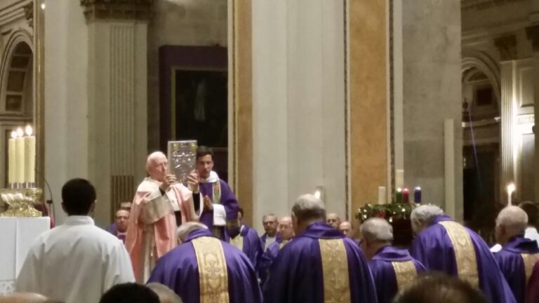 Se abre la puerta de la misericordia en la catedral de Valencia
